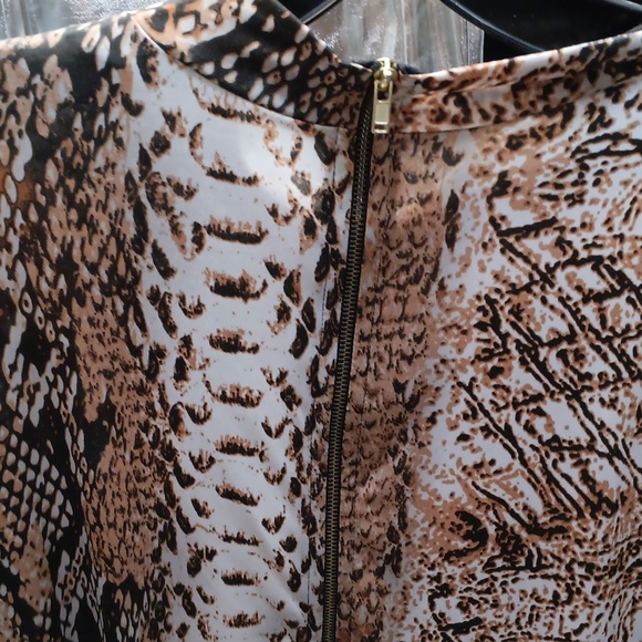 Stuñing Tiger Pattern Back Zipper Bodycon Dress In 3x - Picture 3 of 3